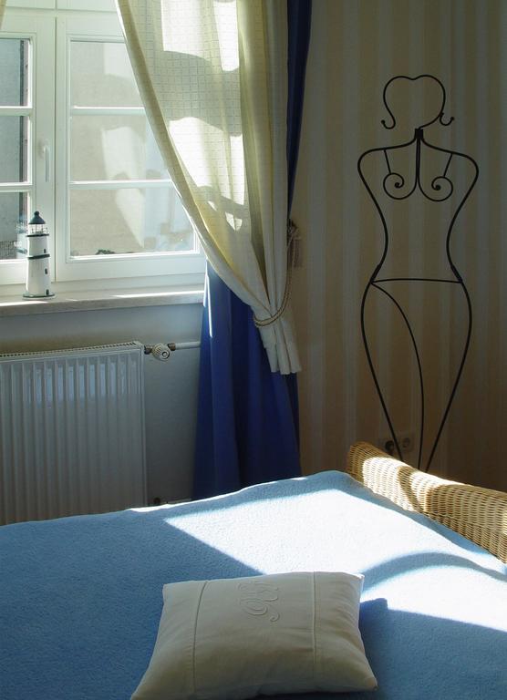 Hotel Altes Hafenhaus Rostock Habitación foto