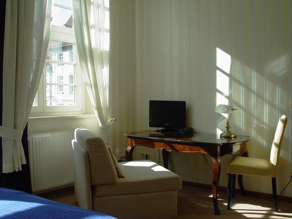 Hotel Altes Hafenhaus Rostock Habitación foto