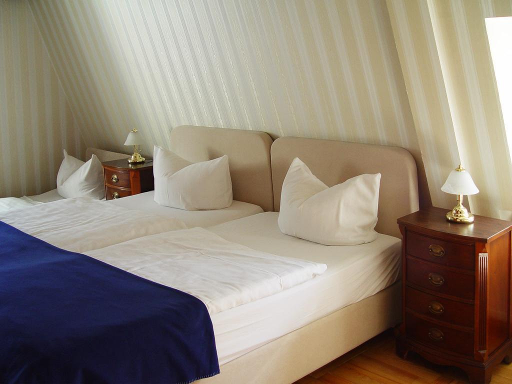 Hotel Altes Hafenhaus Rostock Habitación foto