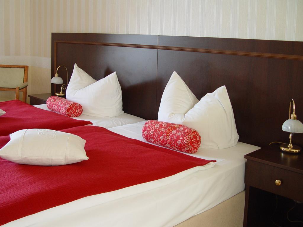 Hotel Altes Hafenhaus Rostock Habitación foto